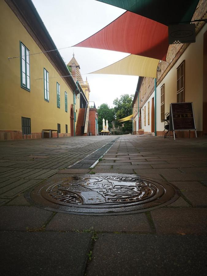 Zsolnay Negyed Vendégháza Pécs Extérieur photo