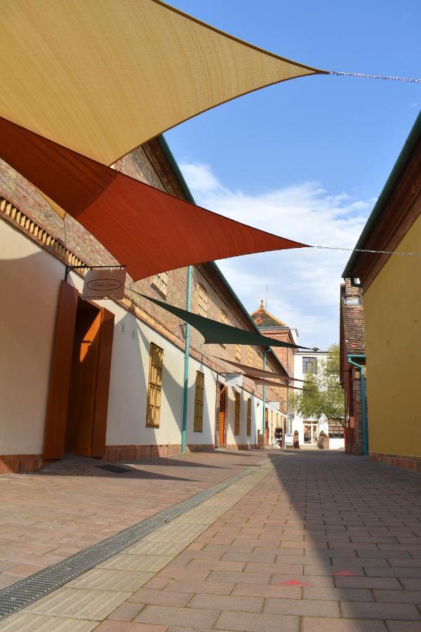 Zsolnay Negyed Vendégháza Pécs Extérieur photo